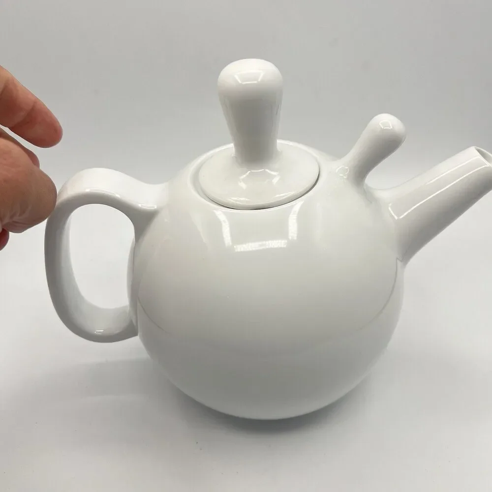 Crate & Barrel Segaform 6 Cup Glazed White Teapot with Lid
